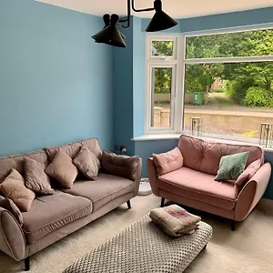 Modern 3 Bedroom In Coy Pond, Holiday home