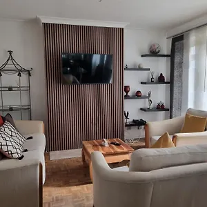 2 Bed Semi-detached House Holiday home