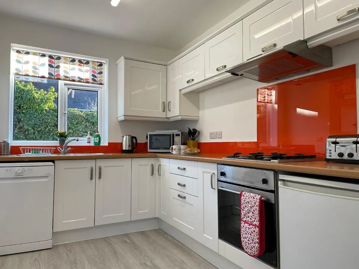 Hilda'S Retreat Accessible Wheel Chair Friendly With Hoist Poole Holiday home