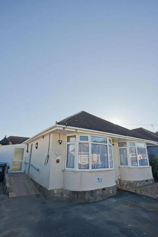 Hilda'S Retreat Accessible Wheel Chair Friendly With Hoist Poole
