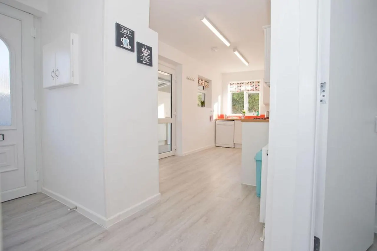 Holiday home Hilda'S Retreat Accessible Wheel Chair Friendly With Hoist Poole United Kingdom