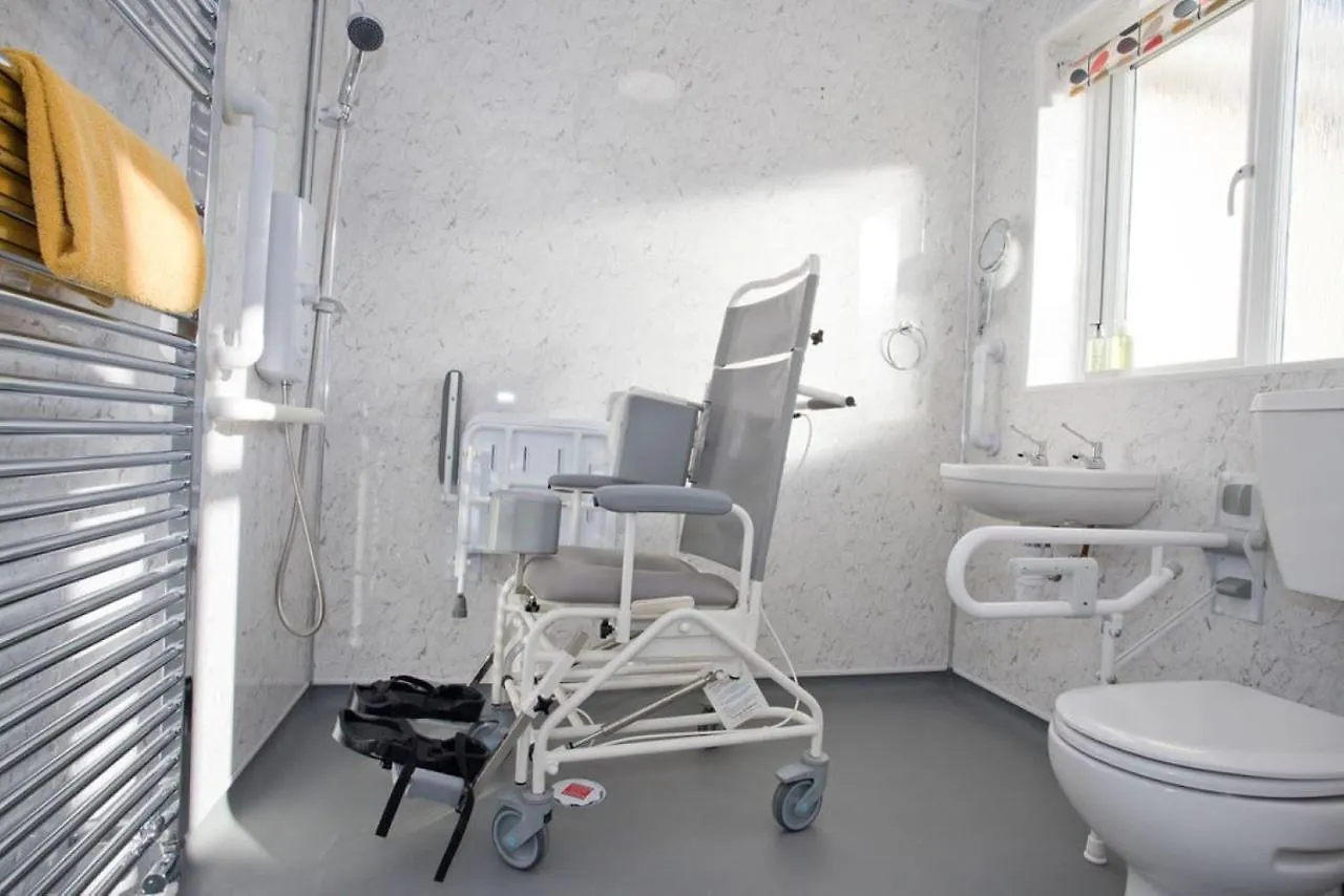 Hilda'S Retreat Accessible Wheel Chair Friendly With Hoist Poole Holiday home
